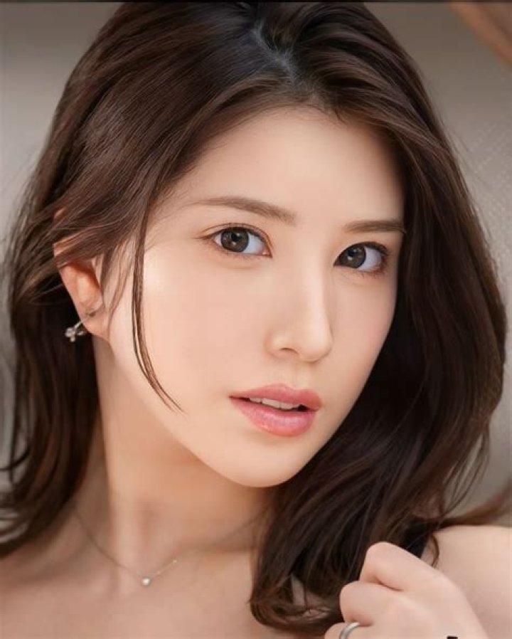 Hot: Taiwanese Girl Live Show & Hikaru Nagi!
